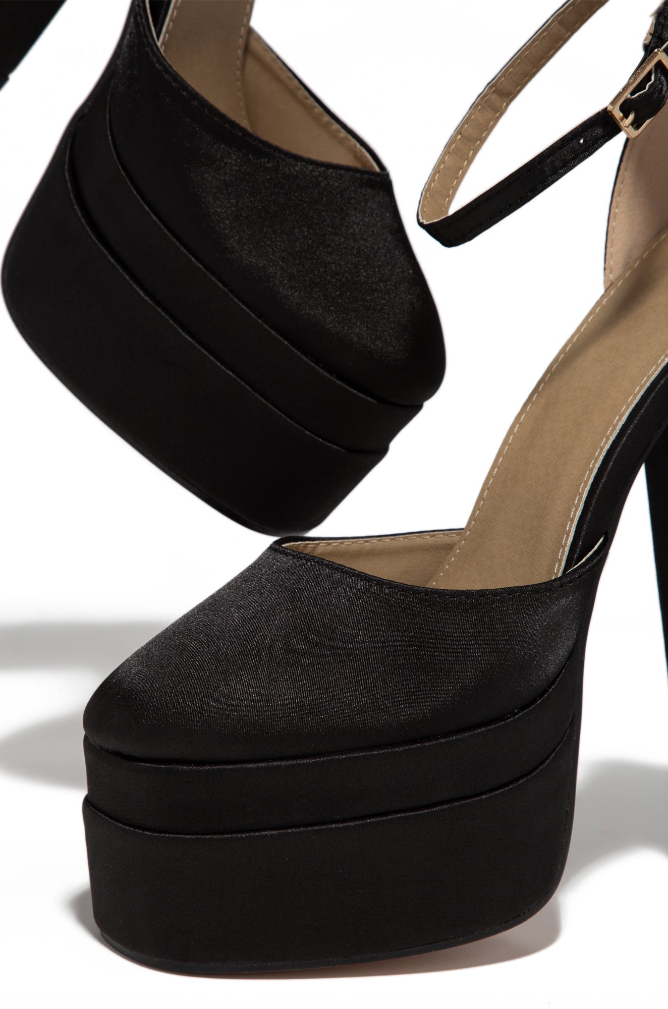 Beautifully Finished Heels in a Timeless Design