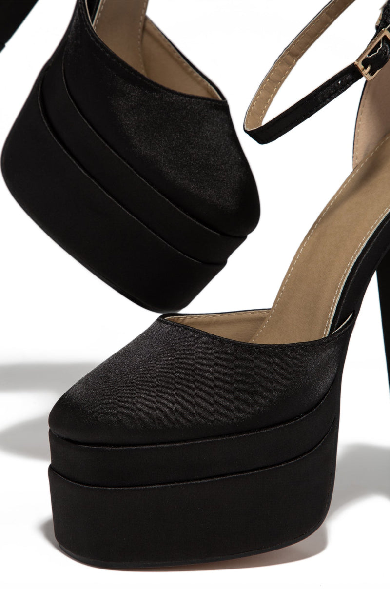 Beautifully Finished Heels in a Timeless Design