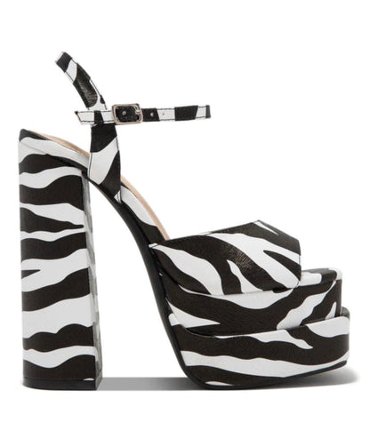 Classic Vintage Heels with a Flattering Fit