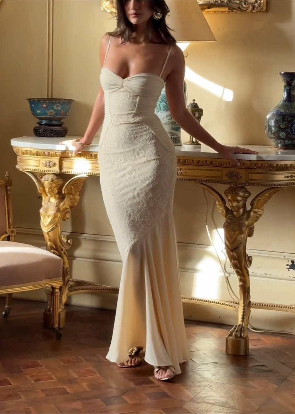 Sophisticated Garment with a Clean Classic Look