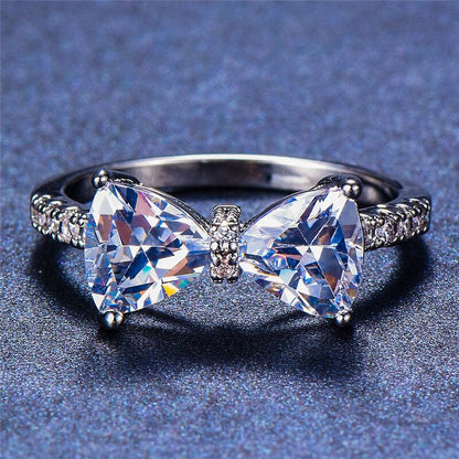 Anillo de Lazo con Piedras Preciosas