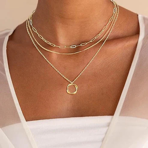 Carmen - Necklace With Gold Chain and Pendant
