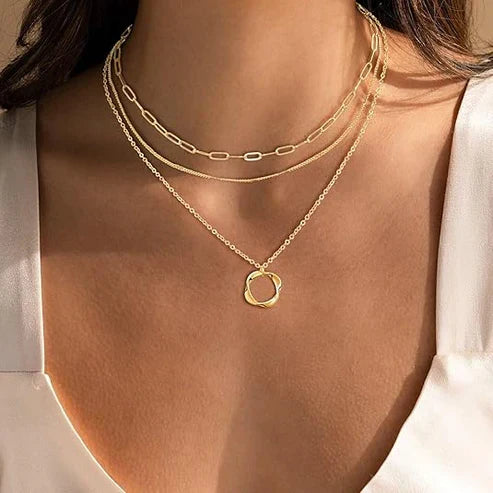 Carmen - Necklace With Gold Chain and Pendant
