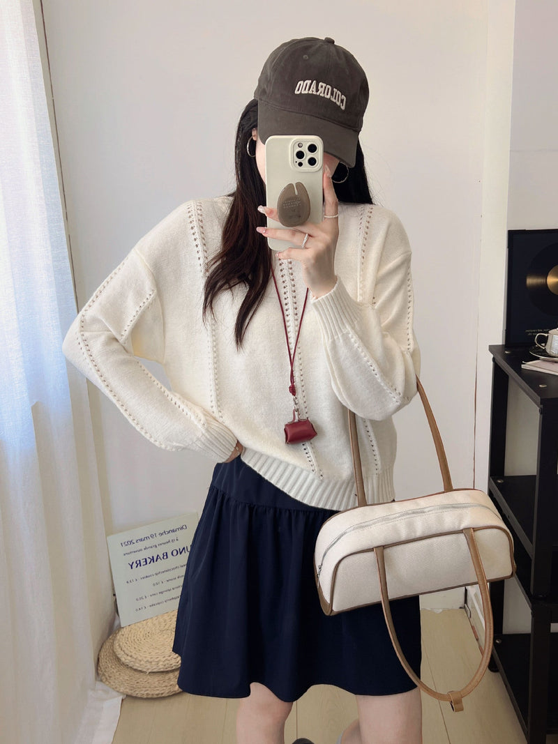 Elegantly Designed Pullover