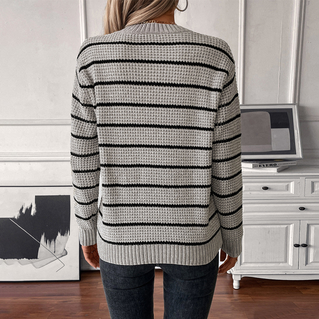 Elegantly Designed Pullover