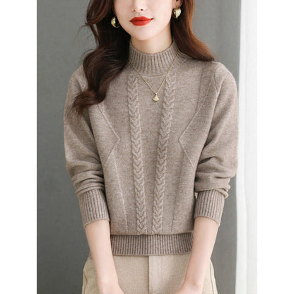 Elegantly Designed Pullover