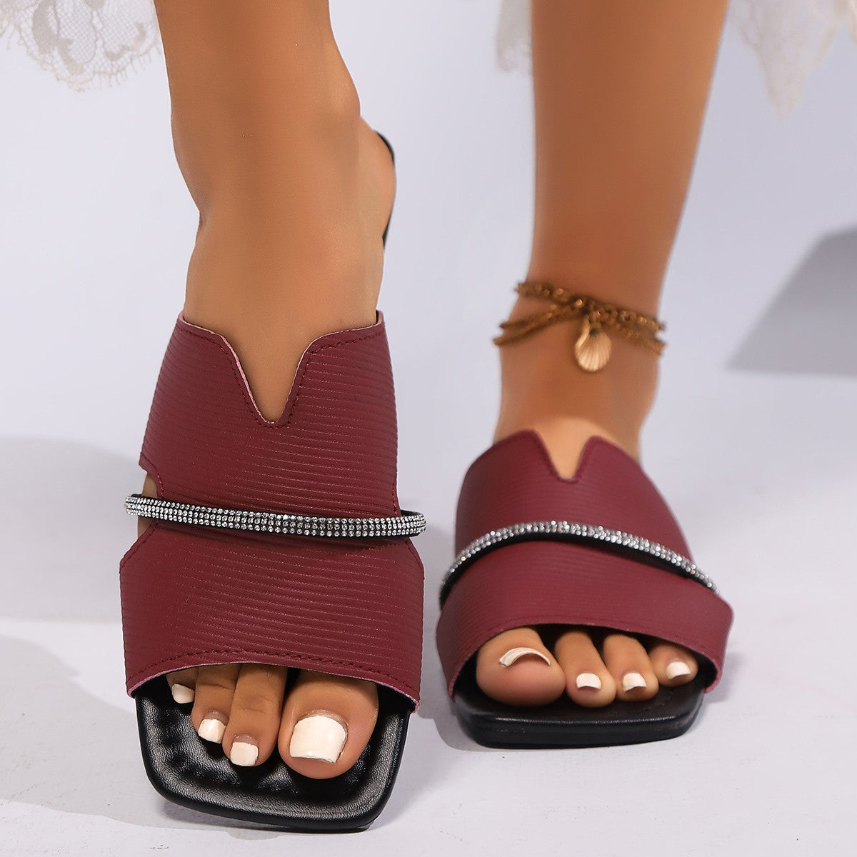 Chic Orthopedic Sandals with Unique Design