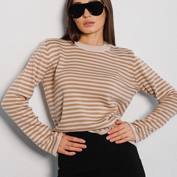 Elegantly Designed Pullover