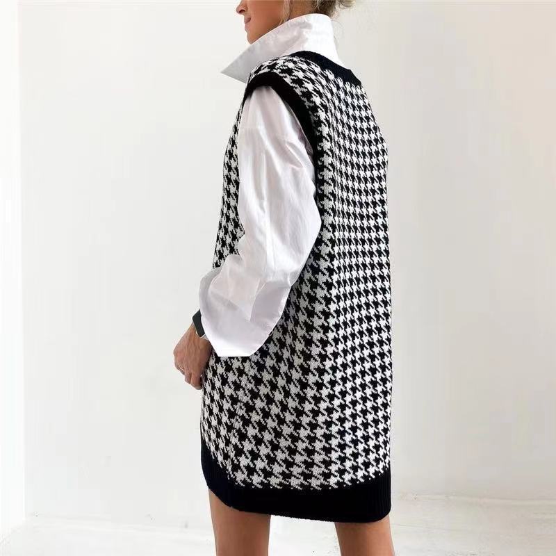 Elegantly Designed Pullover