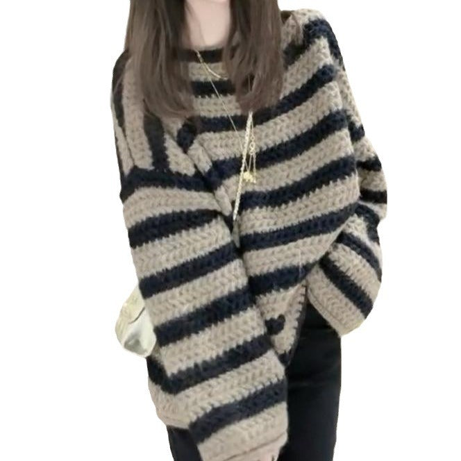Elegantly Designed Pullover