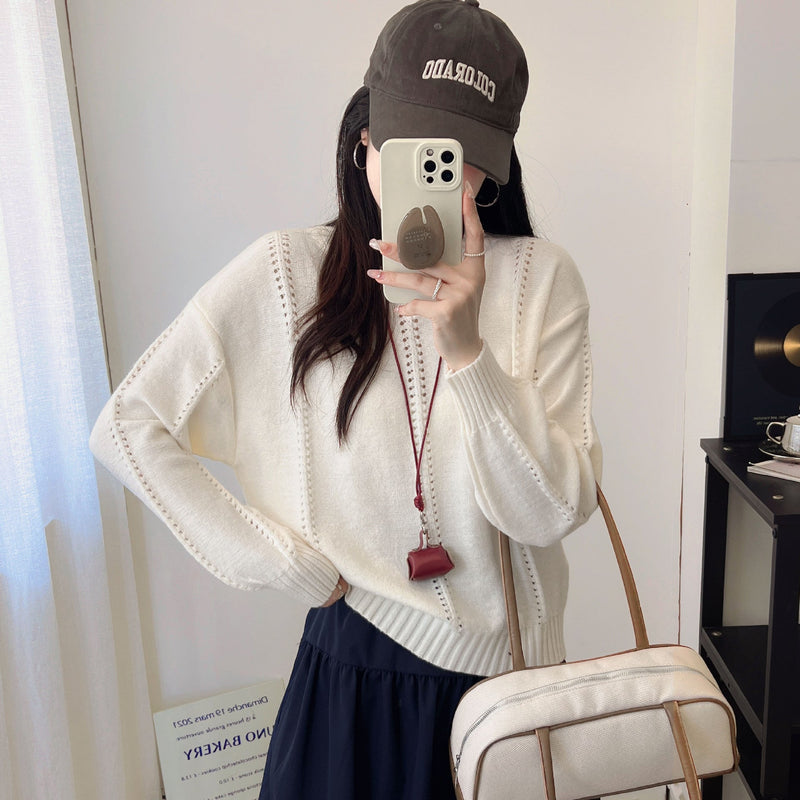 Elegantly Designed Pullover