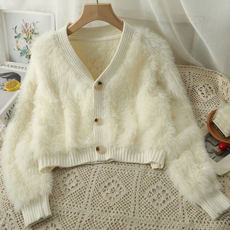 Elegantly Designed Cardigan