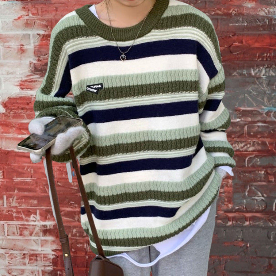 Elegantly Designed Pullover
