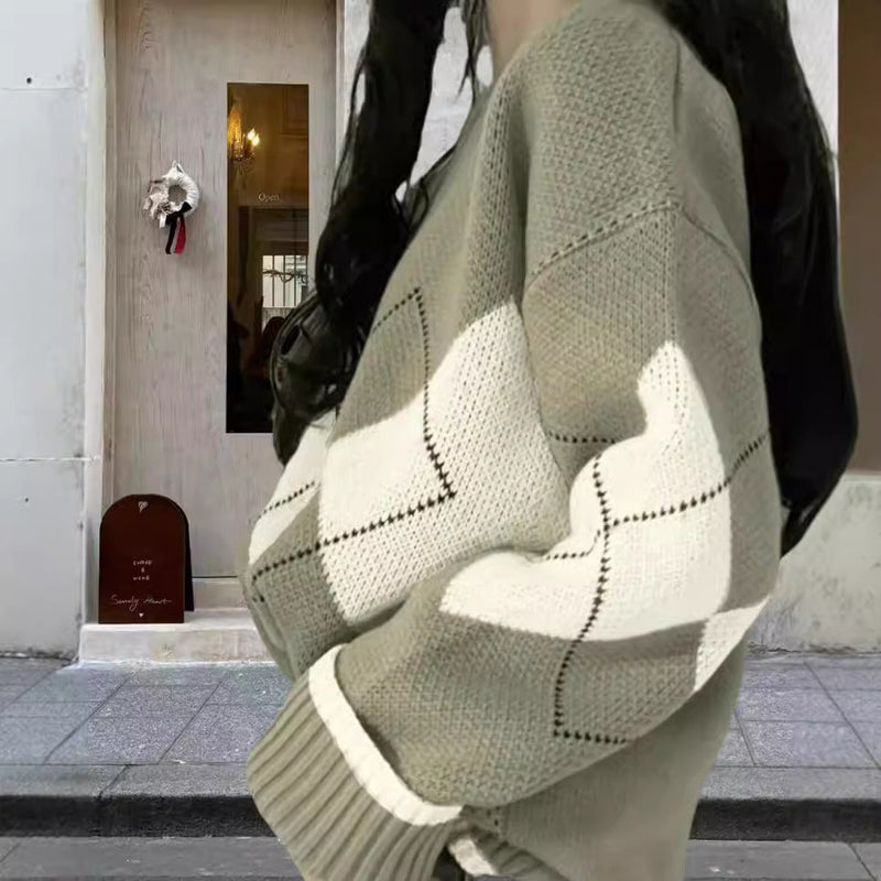 Elegantly Designed Pullover