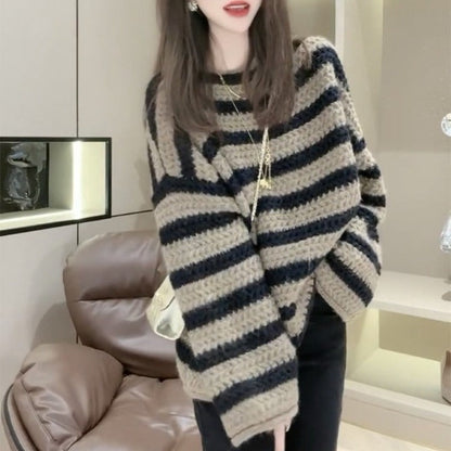 Elegantly Designed Pullover