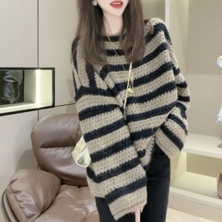 Elegantly Designed Pullover