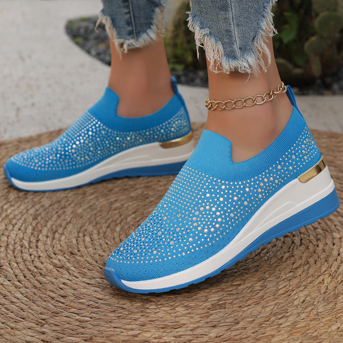Classic Orthopedic Sneakers with Timeless Style