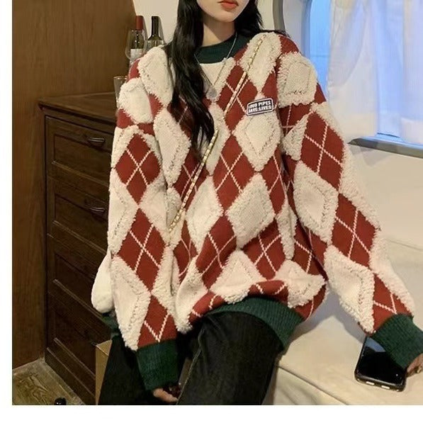 Elegantly Designed Pullover