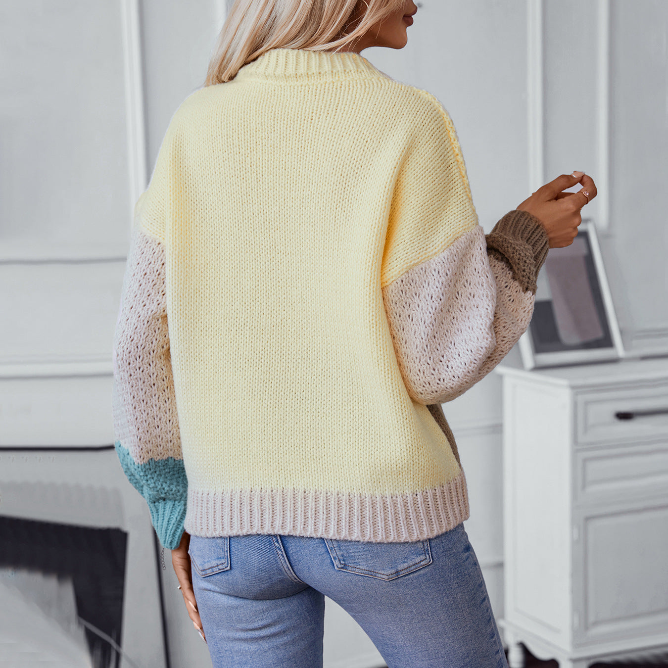 Timeless Vintage Style Pullover