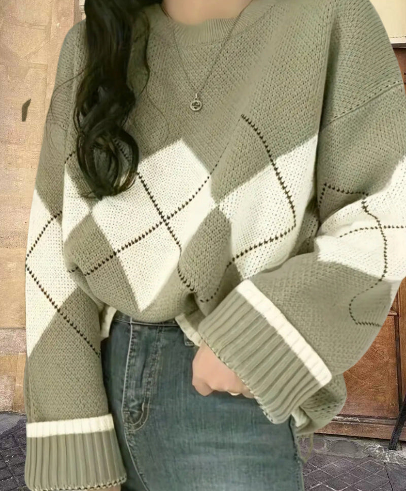 Elegantly Designed Pullover