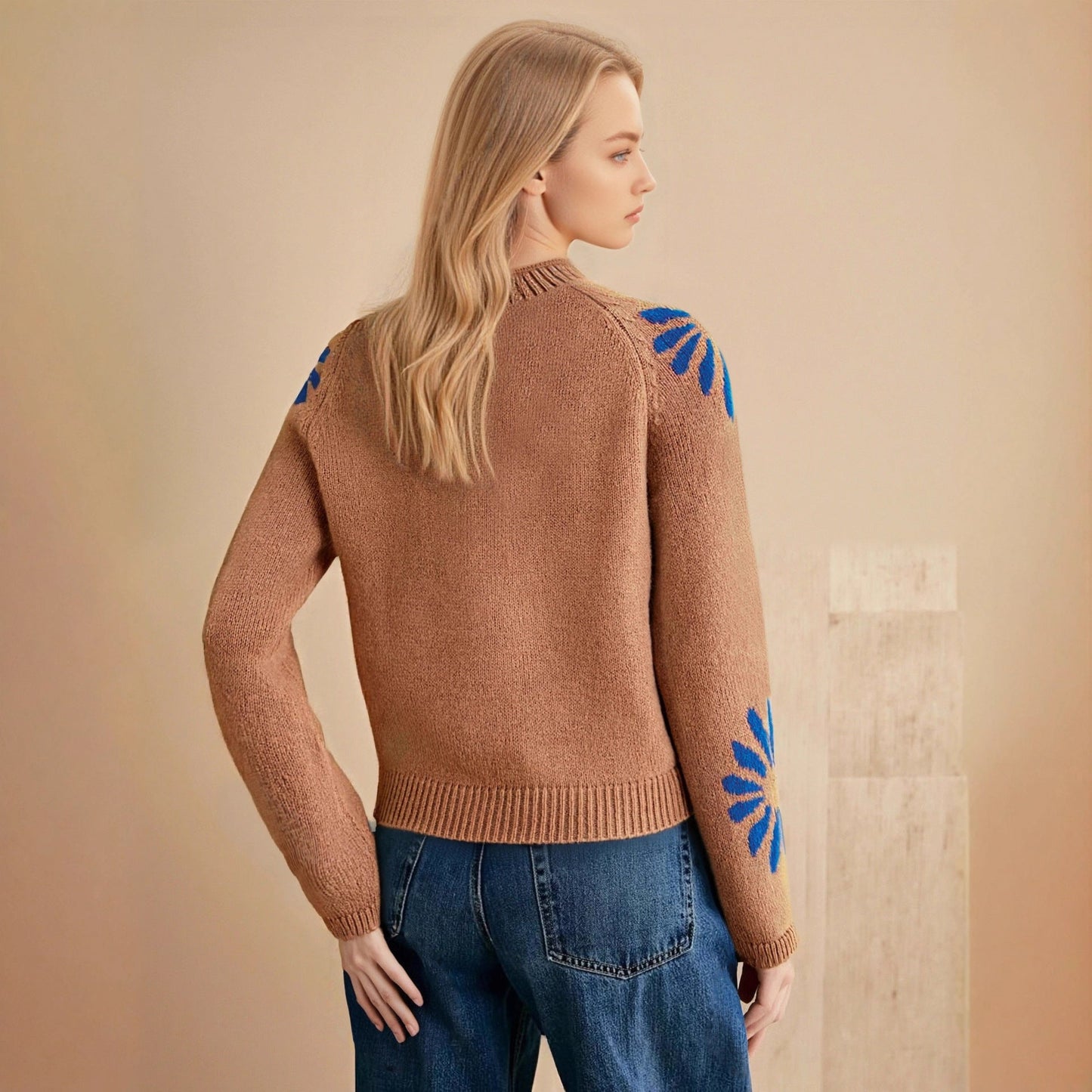 Elegantly Designed Pullover
