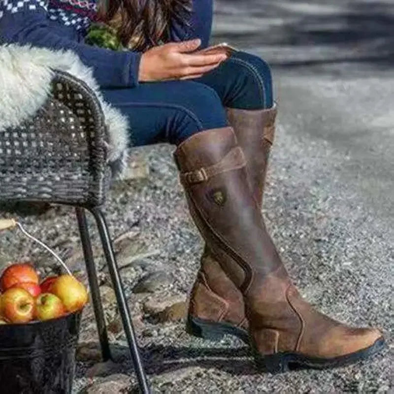 JO | Comfortable and durable orthopaedic boots