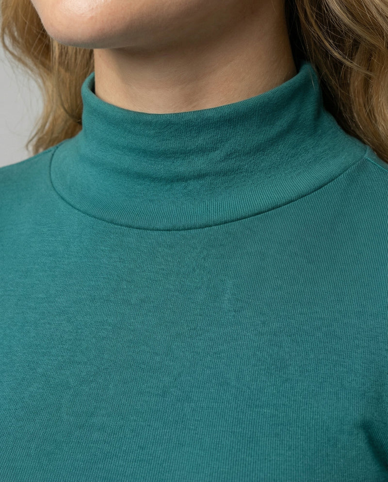 Elegantly Designed Pullover