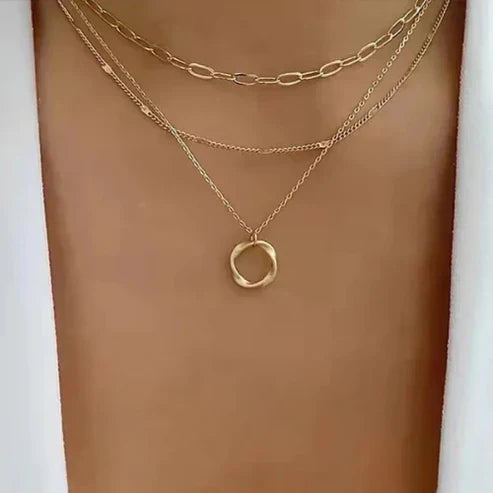 Carmen - Necklace With Gold Chain and Pendant