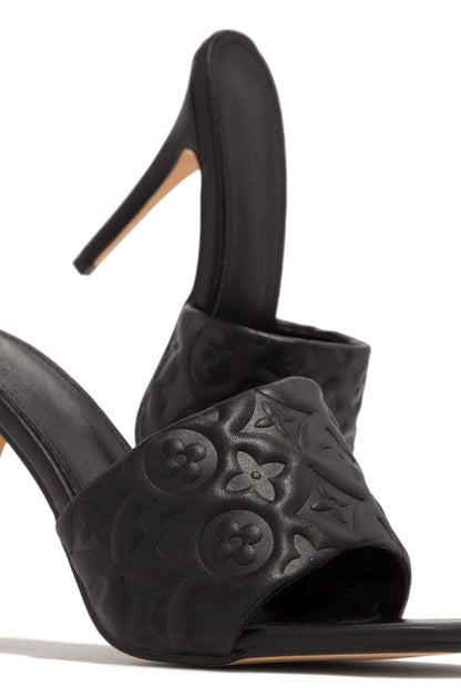 A Vintage Style Heels with Delicate Timeless Details