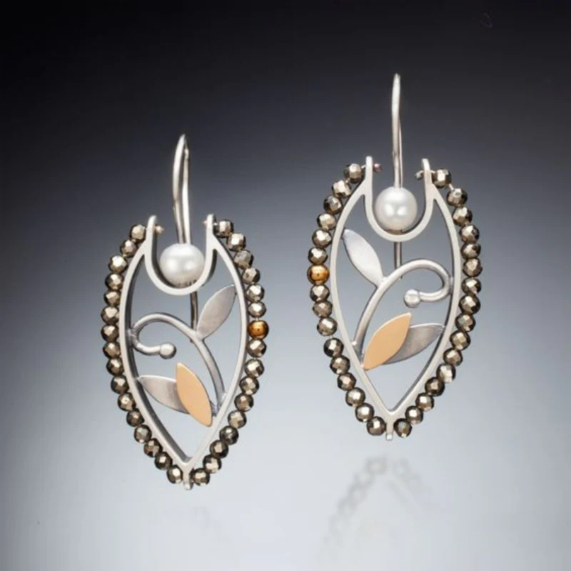 Hollow Flower & Pearl Earrings