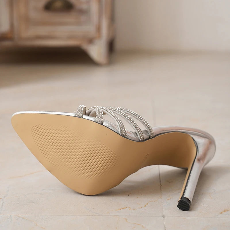 Polished Heels with an Effortless Classic Look