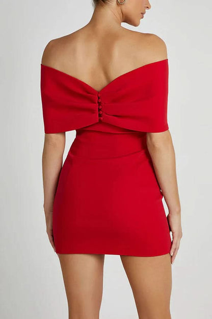 Well Tailored Dress with a Graceful Silhouette