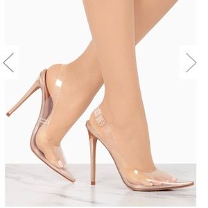 Effortlessly Elegant Heels with a Timeless Design