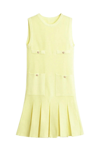 Well Tailored Dress with a Graceful Silhouette
