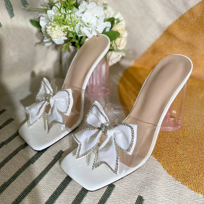 Effortlessly Elegant Sandals with a Timeless Design