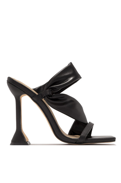 A Vintage Style Heels with Delicate Timeless Details