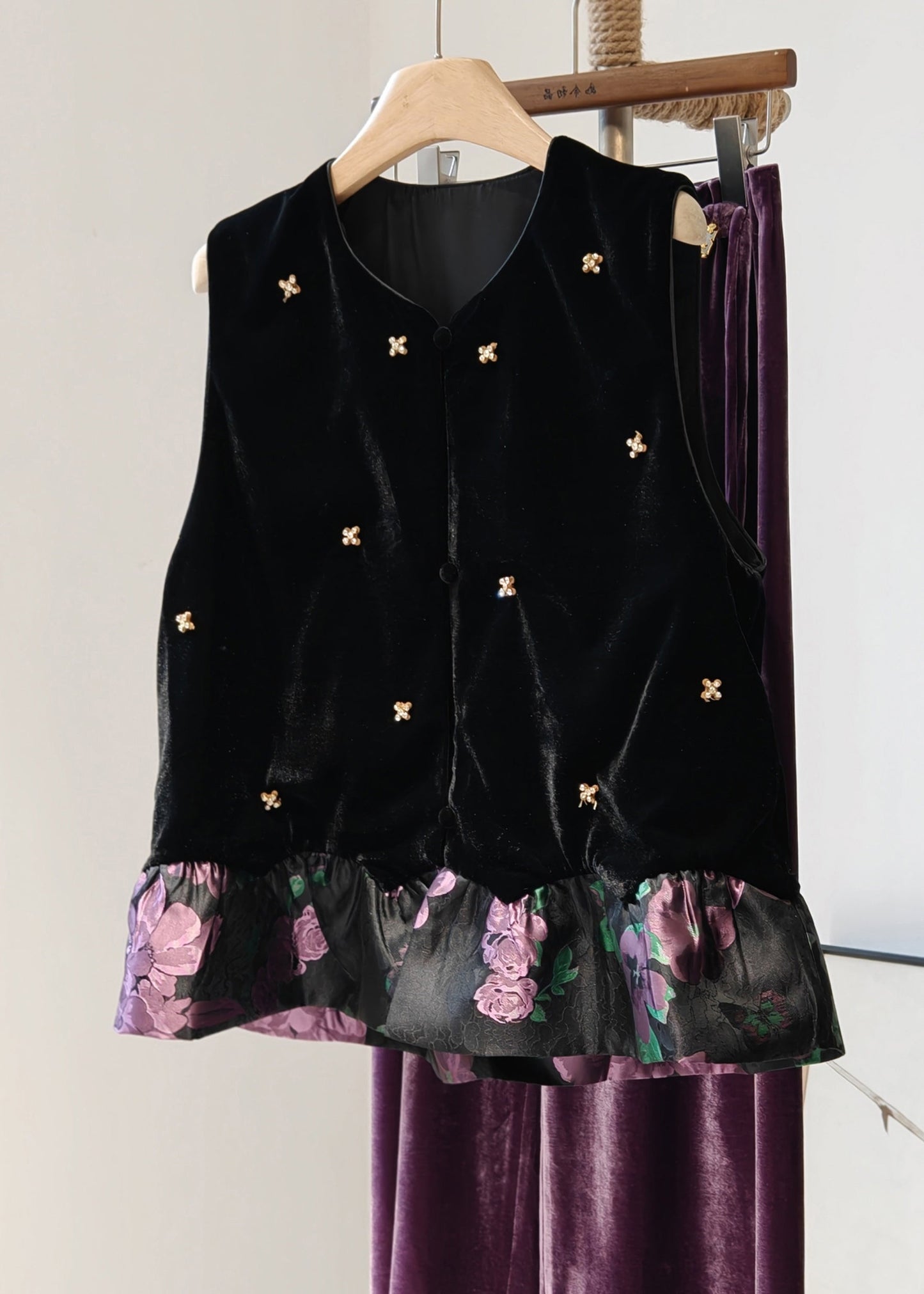 Black O-neck Patchwork Silk Velour Waistcoat Sleeveless