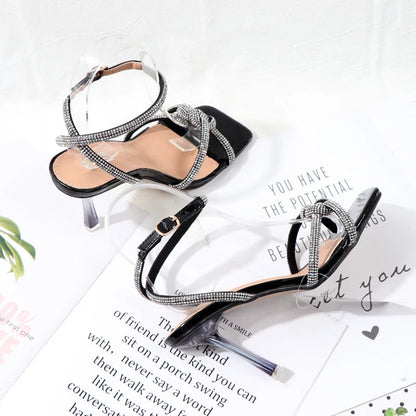 Well Tailored Sandals with a Graceful Silhouette