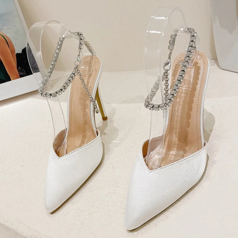 Well Tailored Heels with a Graceful Silhouette