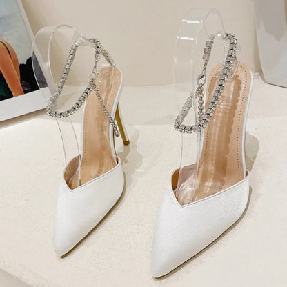 Well Tailored Heels with a Graceful Silhouette