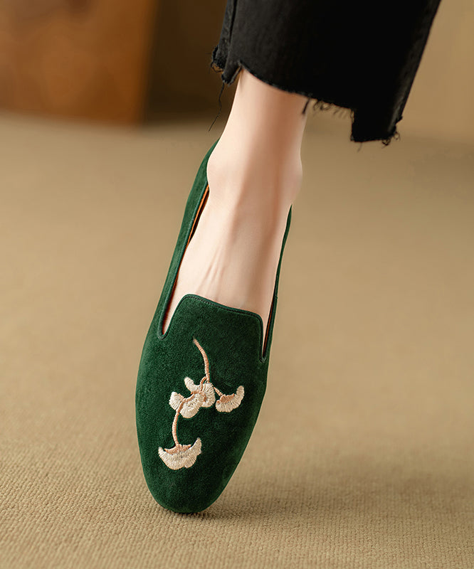 Pink Embroidery Suede Flat Shoes for Retro
