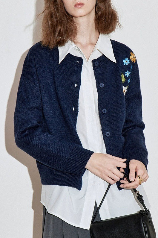 Timeless Vintage Style Blouse
