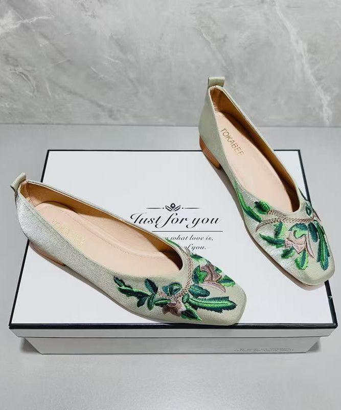 Comfortable Light Green Flat Feet Shoes Splicing Embroidered