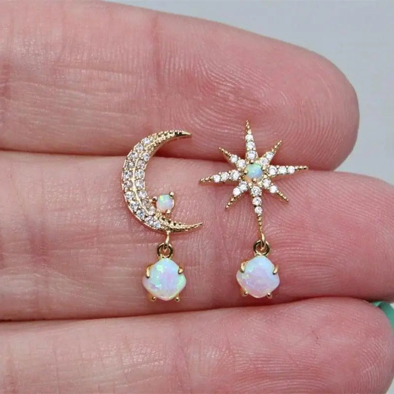 Moon and Star Earrings Made of Gold and Opal