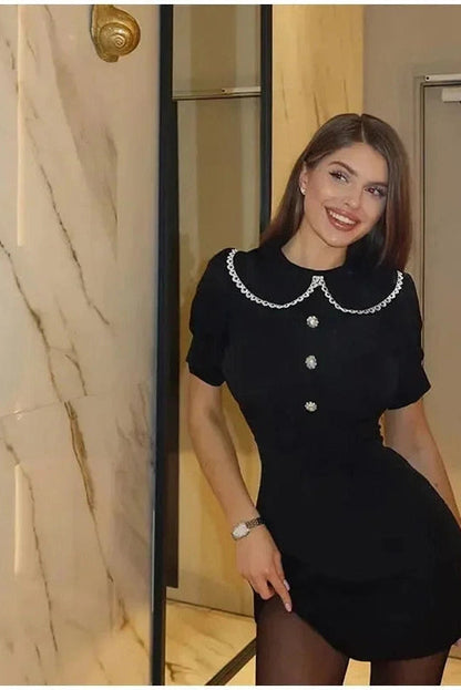 Classic Vintage Dress with a Flattering Fit
