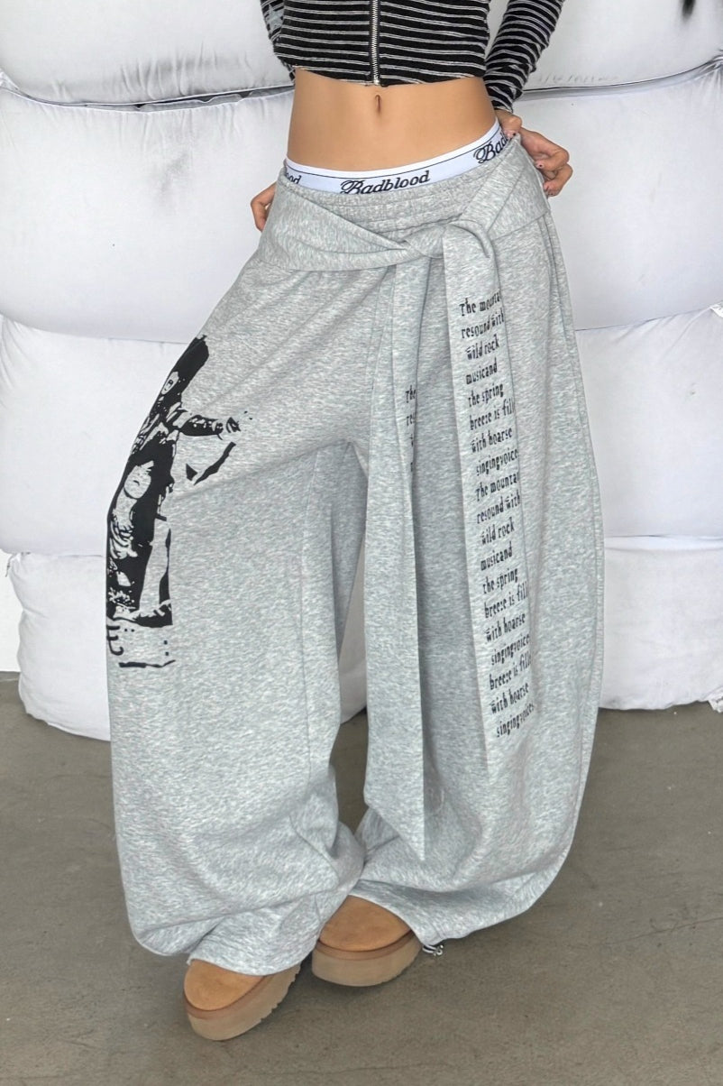 Effortlessly Elegant Pants with a Timeless Design