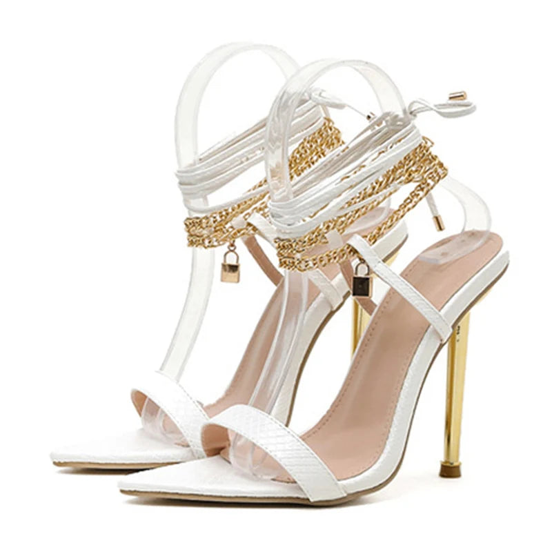 Effortlessly Elegant Shoes with a Timeless Design