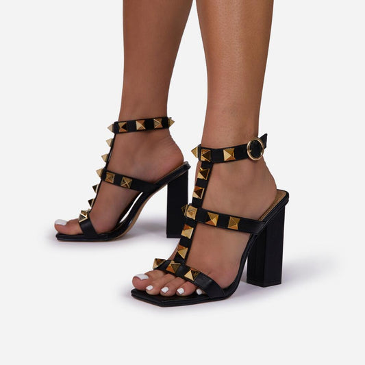 Well Tailored Heels with a Graceful Silhouette