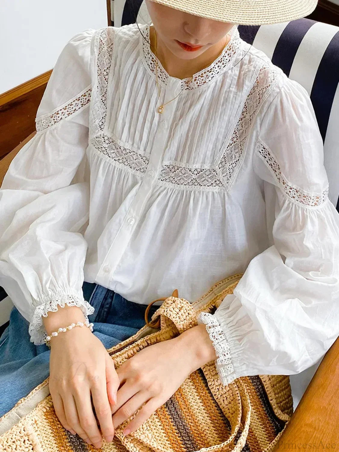 WHITE3