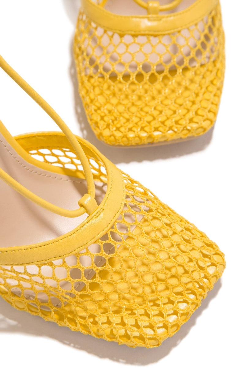 Well Tailored Heels with a Graceful Silhouette